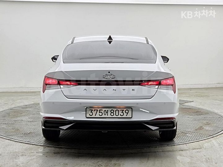 Hyundai Avante 2023 — 4