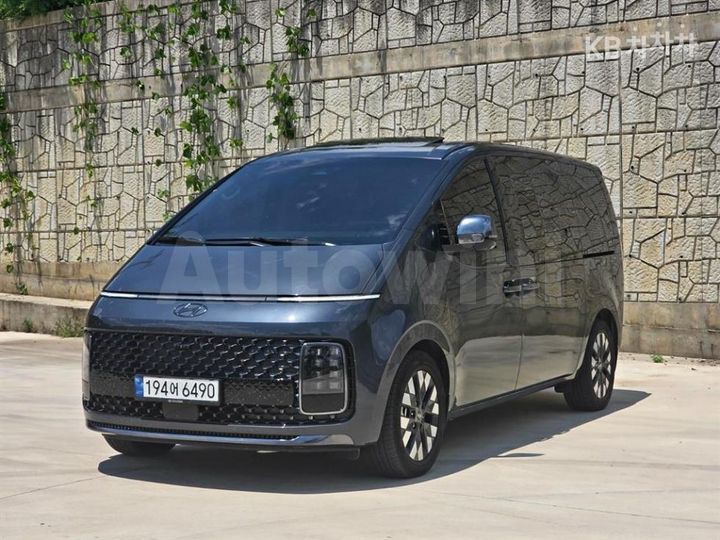 Hyundai Staria 2023 — 3