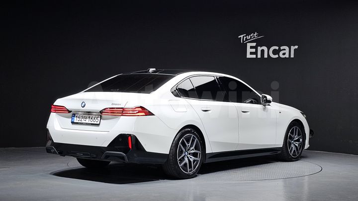 BMW 5 Series 2024 — 2