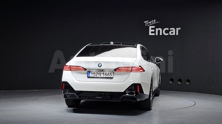 BMW 5 Series 2024 — 4