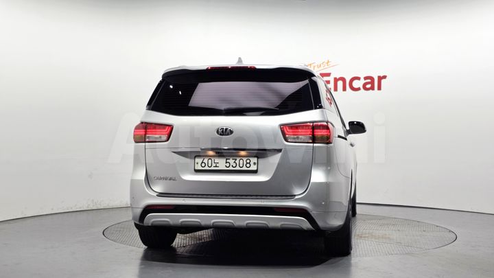 Kia Carnival 2015 — 4