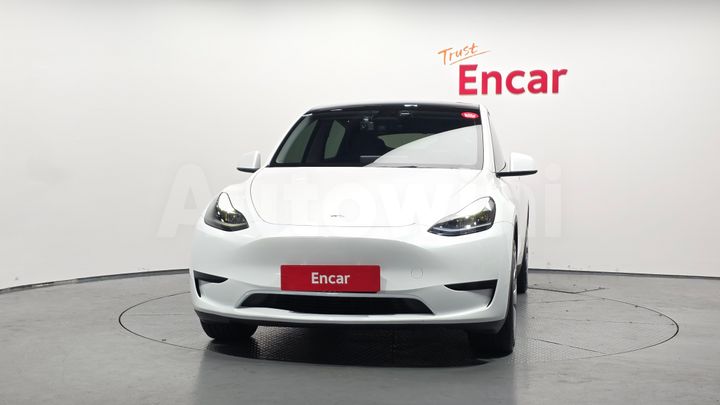 Tesla Model Y 2024 — 3