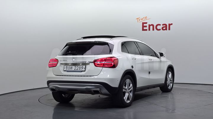 Mercedes-Benz GLA Class 2017 — 2