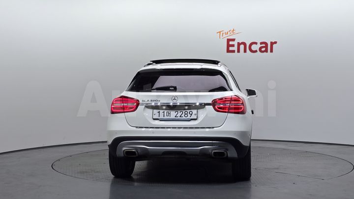 Mercedes-Benz GLA Class 2017 — 4
