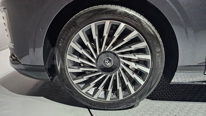 Hyundai Grandeur 2023 — 5
