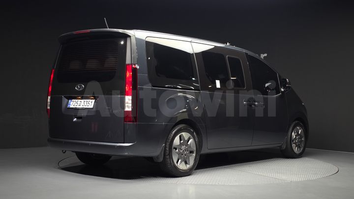 Hyundai Staria 2024 — 2