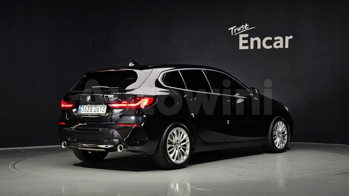 BMW 1 Series 2021 — 2
