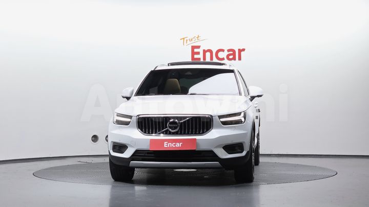 Volvo XC40 2020 — 3