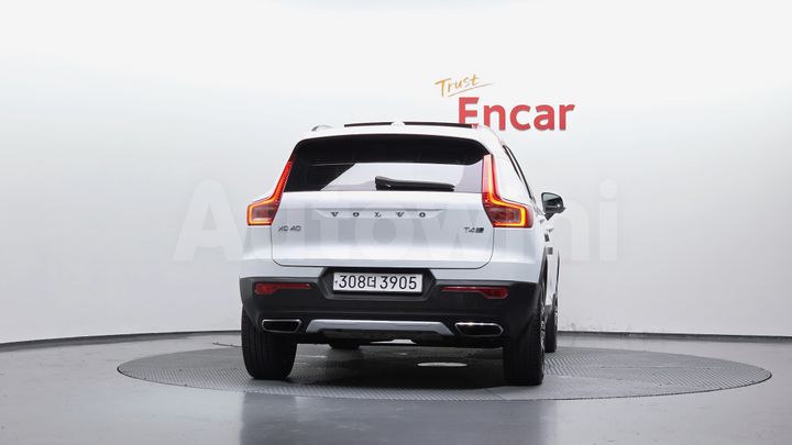 Volvo XC40 2020 — 4