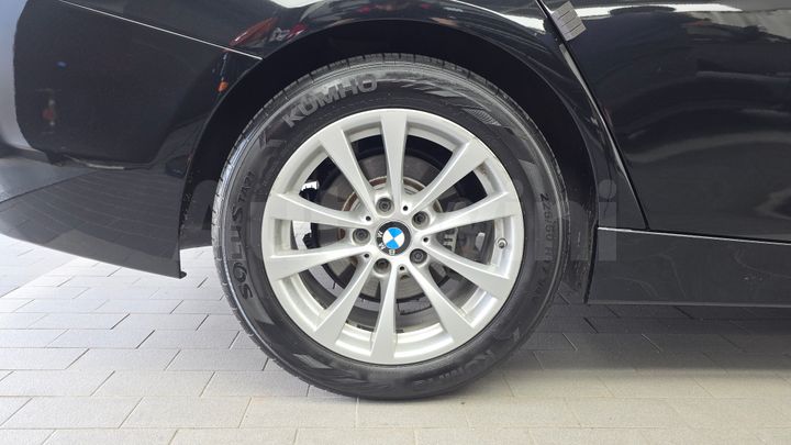 BMW 3 Series 2017 — 5