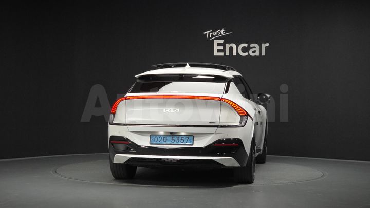 Kia EV6 2023 — 4