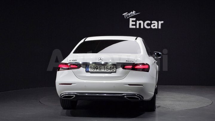 Mercedes-Benz E Class 2022 — 3