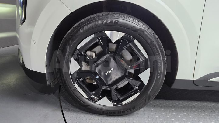 Kia Carnival 2024 — 5