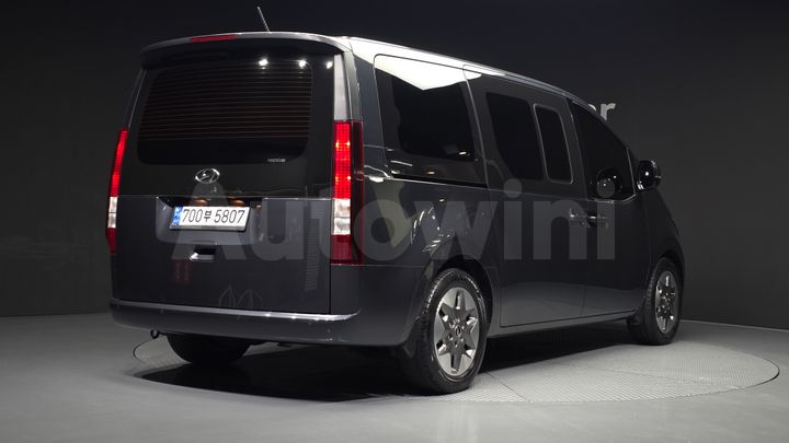 Hyundai Staria 2023 — 2