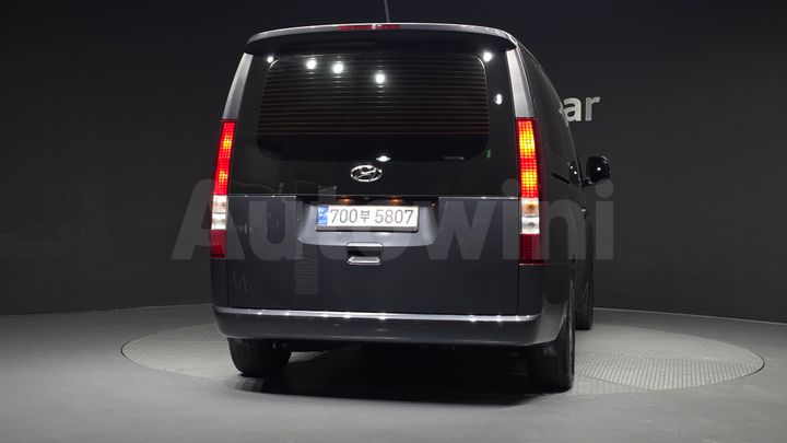 Hyundai Staria 2023 — 4