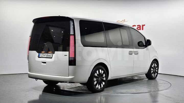 Hyundai Staria 2025 — 2