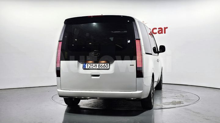 Hyundai Staria 2025 — 4
