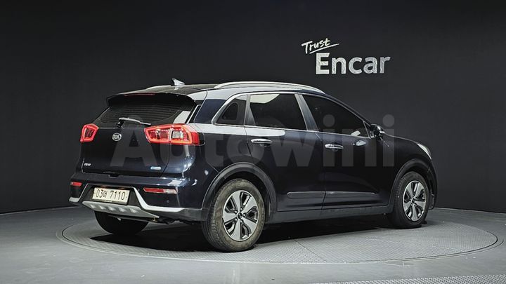 Kia Niro 2017 — 2