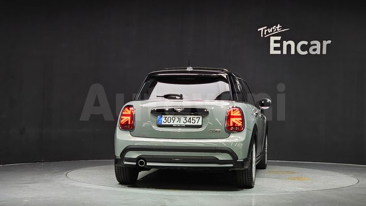 Mini Cooper 2022 — 4