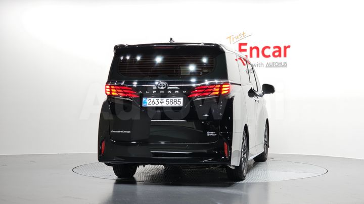 Toyota Alphard 2025 — 4