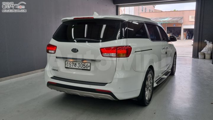 Kia Carnival 2015 — 2