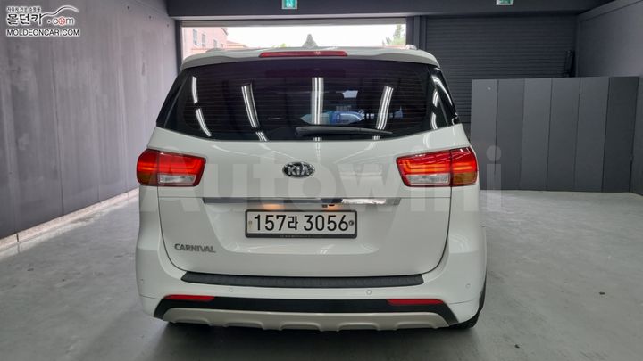 Kia Carnival 2015 — 4