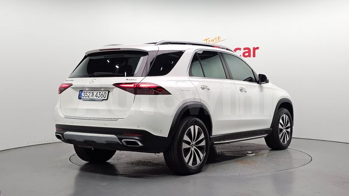 Mercedes Benz GLE Class 2024 — 2