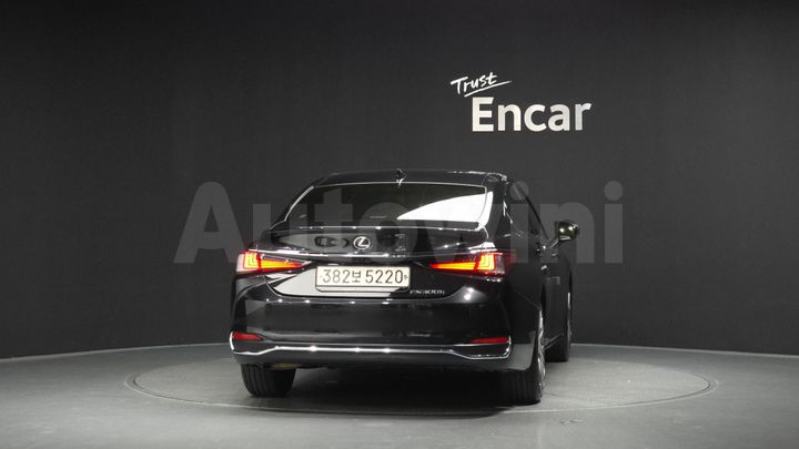 Lexus ES 2023 — 4