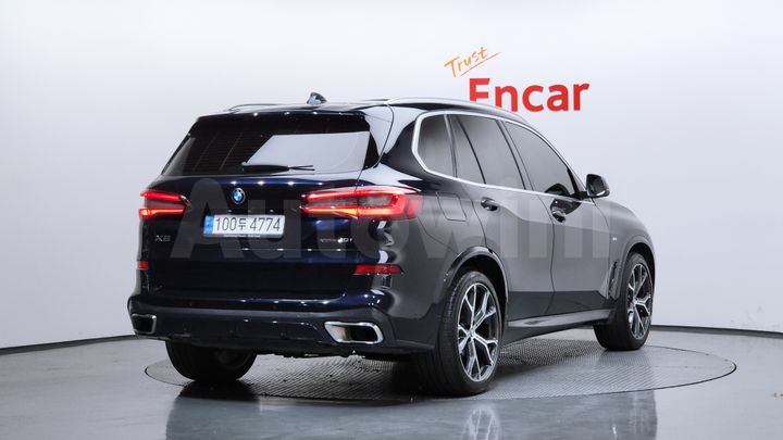 BMW X5 2023 — 2