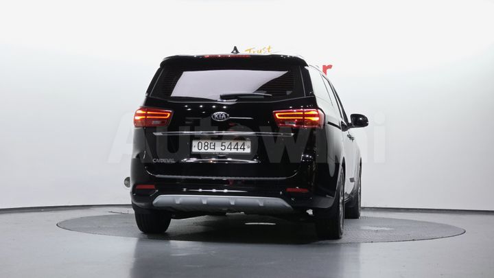 Kia Carnival 2019 — 4