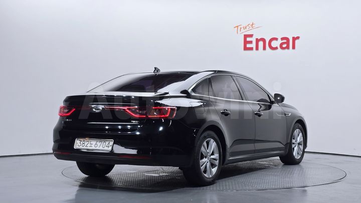 Renault SM6 2016 — 2
