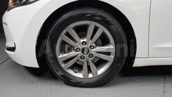 Hyundai Avante 2016 — 5