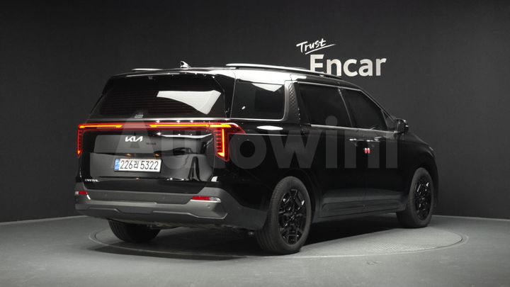 Kia Carnival 2025 — 2