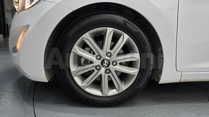 Hyundai Avante 2015 — 5