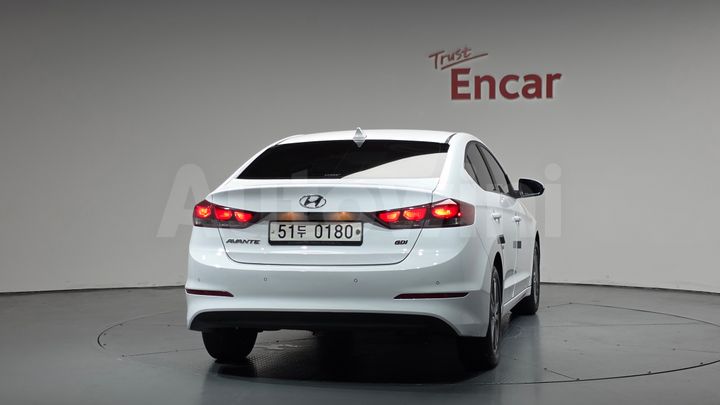 Hyundai Avante 2017 — 4