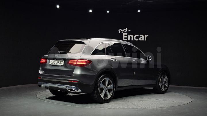 Mercedes-Benz GLC Class 2017 — 2