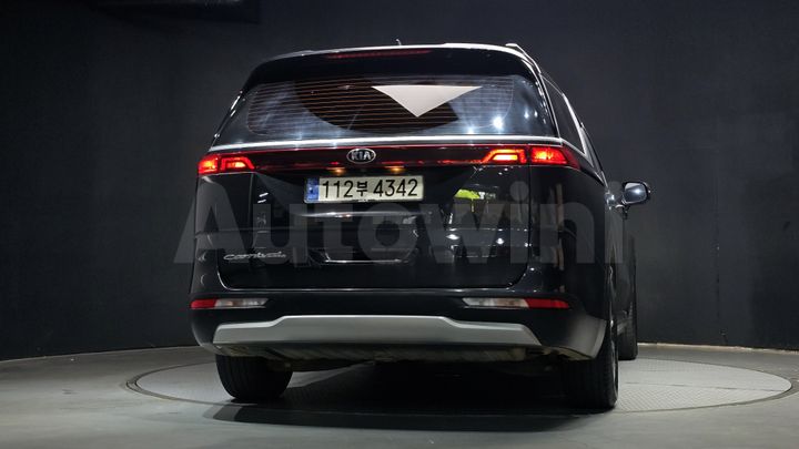 Kia Carnival 2021 — 4