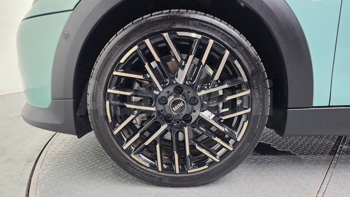 Mini Cooper 2025 — 5