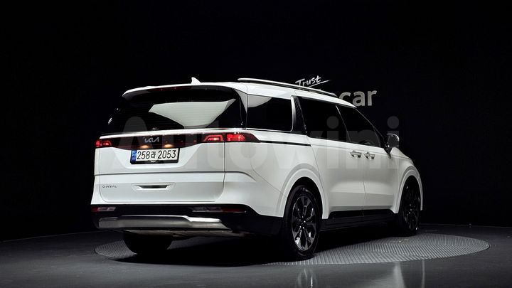 Kia Carnival 2023 — 2
