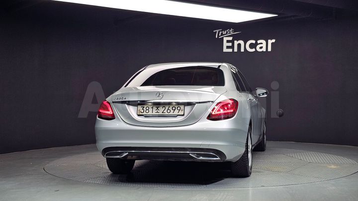 Mercedes-Benz C Class 2019 — 4