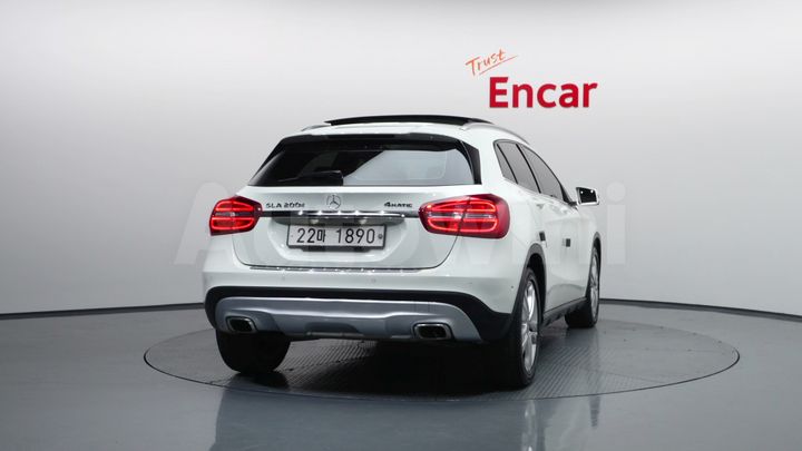 Mercedes-Benz GLA Class 2015 — 4