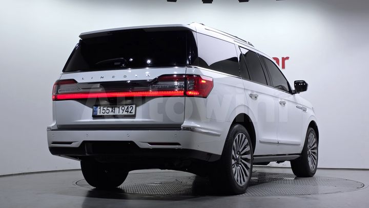 Lincoln Navigator
