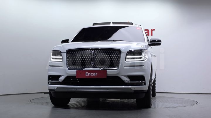 Lincoln Navigator 2021 — 3