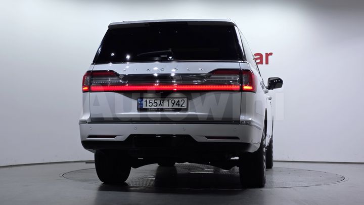 Lincoln Navigator 2021 — 4