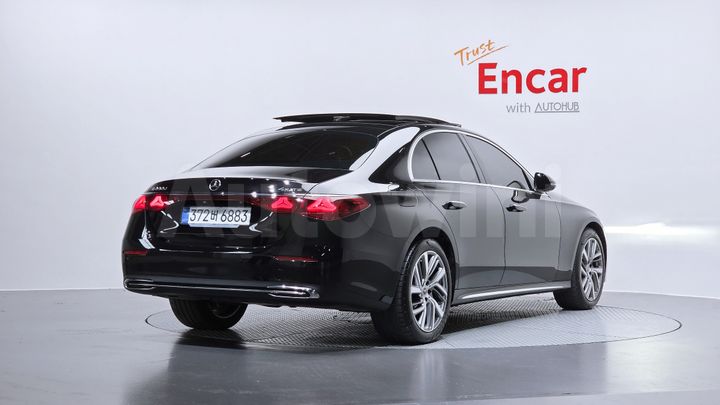 Mercedes-Benz E Class 2024 — 2
