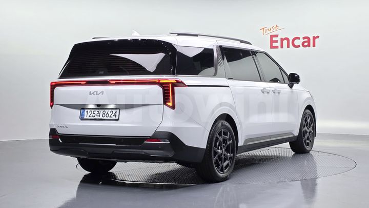 Kia Carnival 2025 — 2