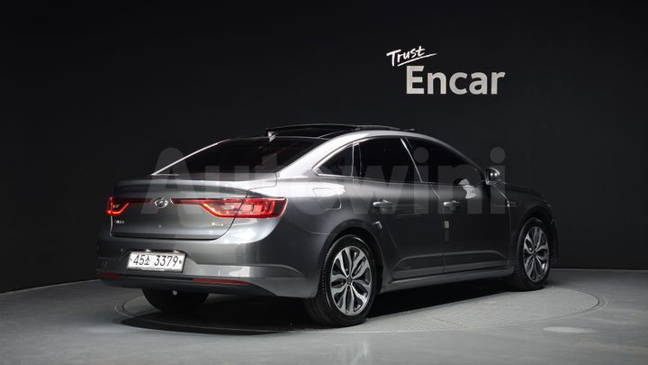 Renault SM6 2016 — 2