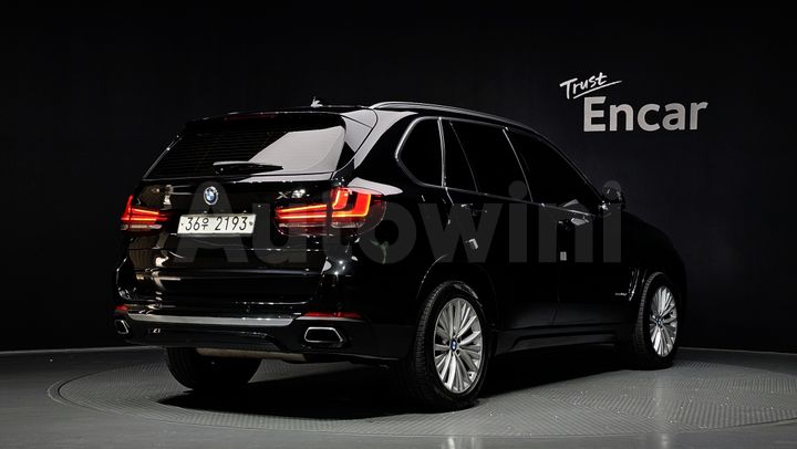 BMW X5 2017 — 2