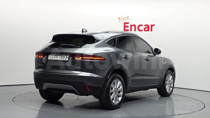 Jaguar E PACE