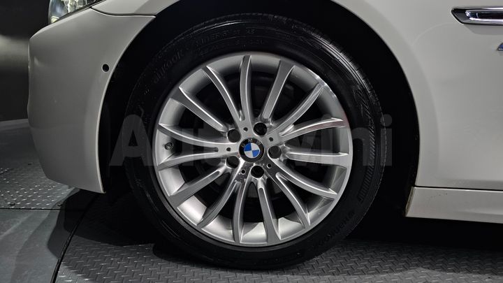 BMW 5 Series 2016 — 5